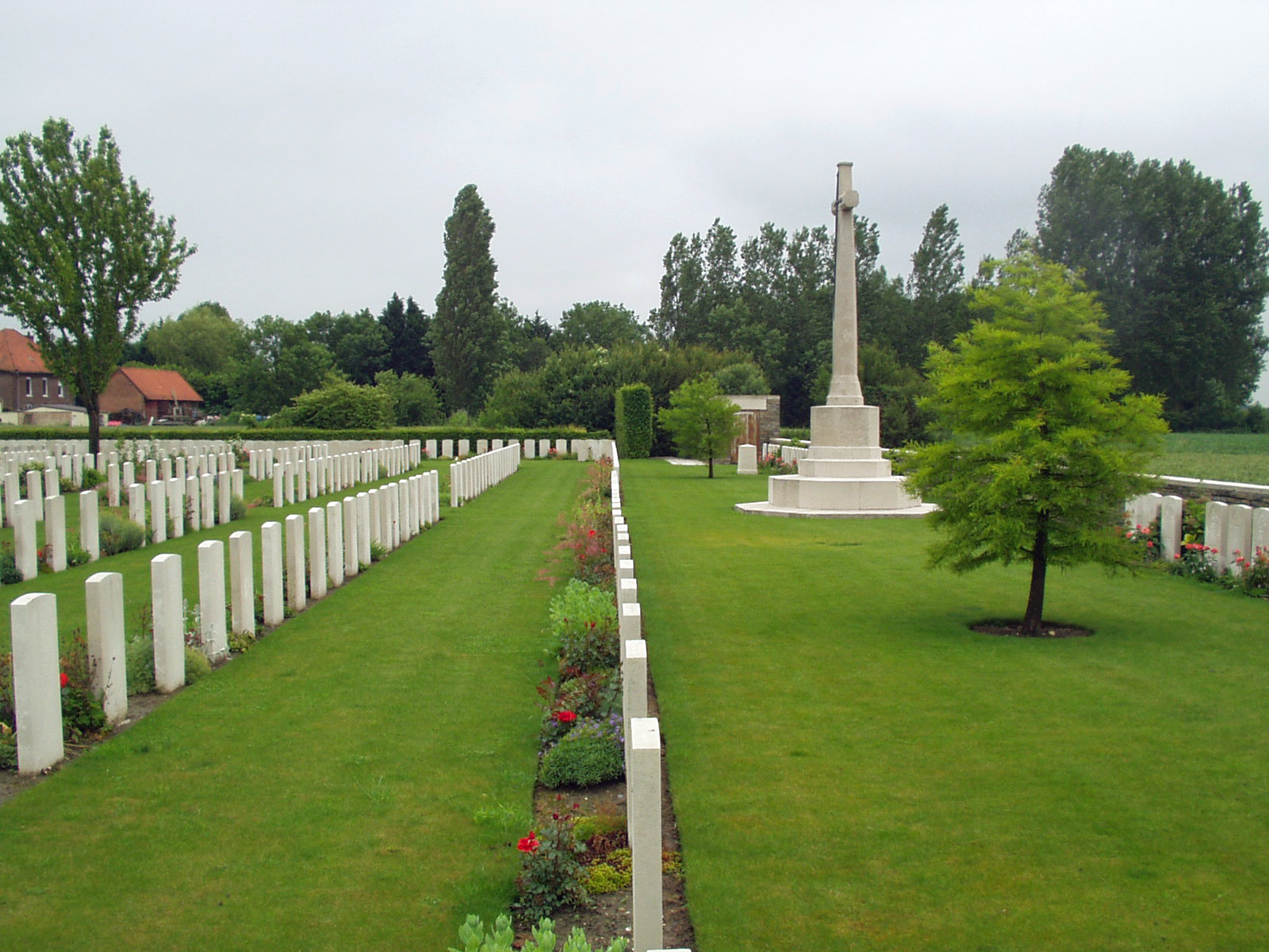 Pont-du-Hem Military Cemetery La Gorque France
